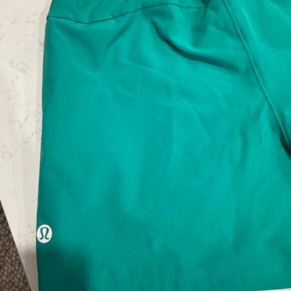 lululemon Men’s Swim Shorts Green Size M Lined Drawstring - Picture 4 of 4